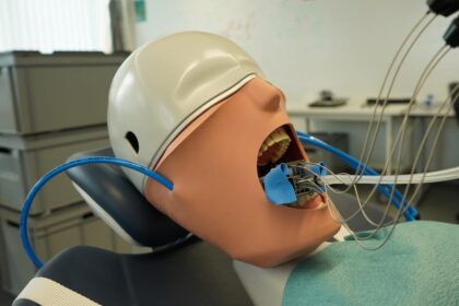 New Dental Robot Attaches to Patient’s Teeth for Drilling