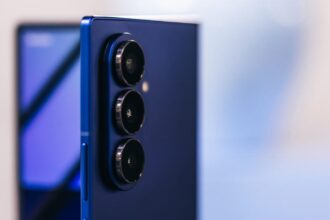 Samsung Teaser Hints at How It’s (Literally) Reshaping Its Foldable Phones