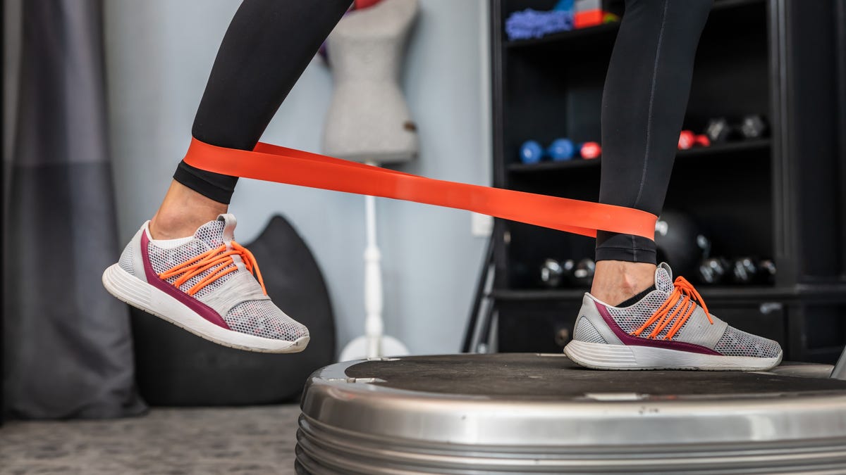 Are Vibration Plates All Hype? Here’s What Experts Think About the Latest Trend