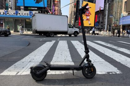 VMAX VX2 Hub Review: A Single Motor With Dual-Motor Punch