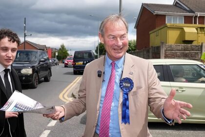 Rupert Lowe offers alliance with Farage to unite Britain’s hard right