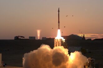 Israel signs €3bn arms export deal with Greece, defence ministry says