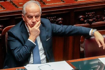 Migrant row: Ireland seeks returns to Italy, Sea Watch 5 detained in Naples