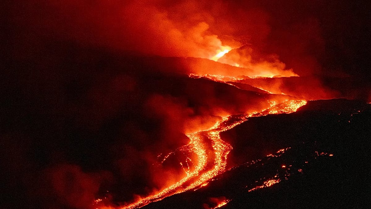 Mount Etna eruption: Catania airport closes, ash cloud reaches Libya