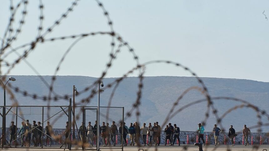 Migrant flows to Greece down 34% in 2026, minister says