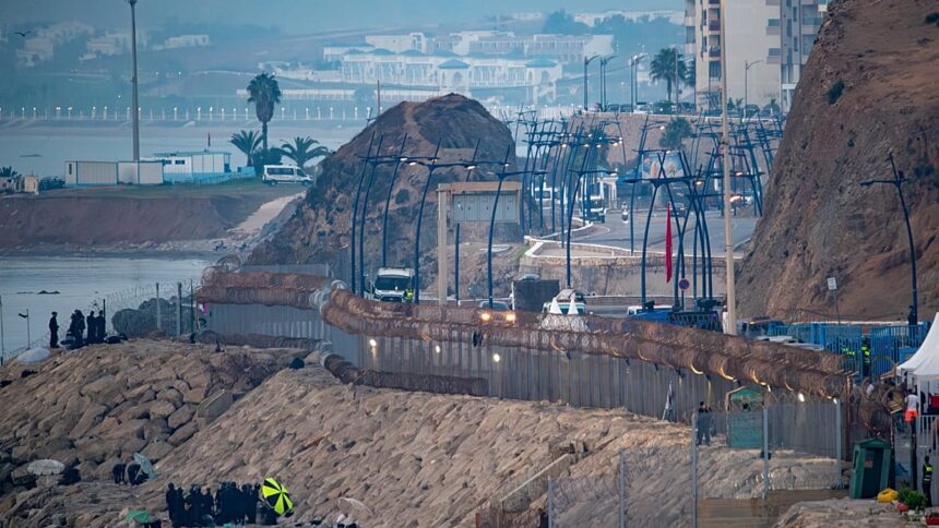 Morocco prevents new attempts to cross into Ceuta, army says