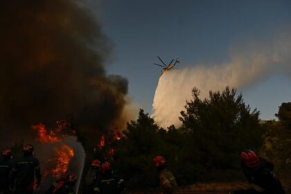 Aerial firefighters take off to tackle major wildfire in Greece