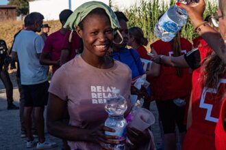 Spain ignores EU and prepares urgent transfer of 500 migrant girls from Ceuta to mainland