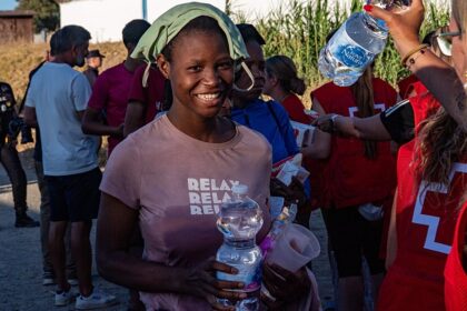 Spain ignores EU and prepares urgent transfer of 500 migrant girls from Ceuta to mainland