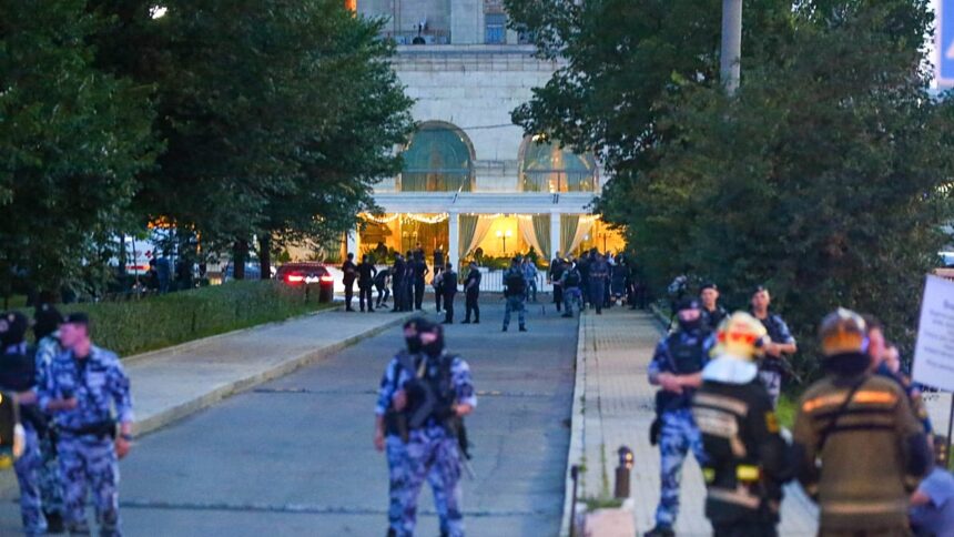 Explosion in Moscow restaurant killed three and injured 21