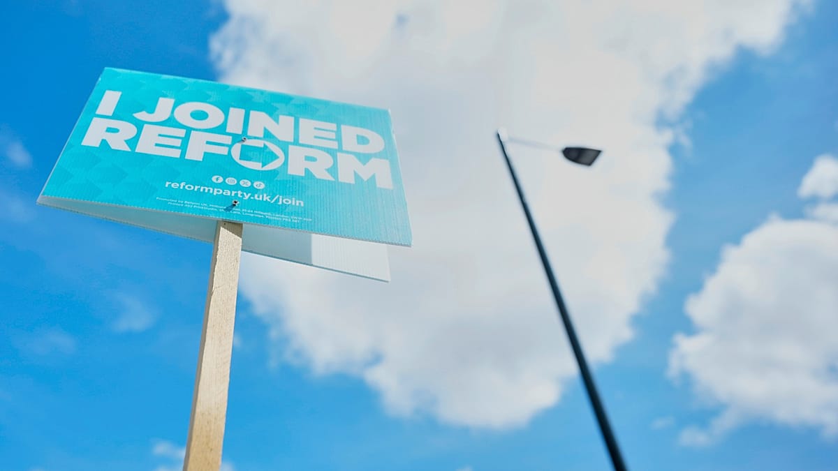 Hard-right Reform UK party vows to use navy to stop small boats