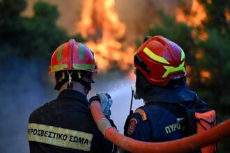 Firefighters in Greece hope to contain blaze on Athens outskirts