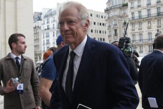 French presidential race: De Villepin to run, Faure joins primary