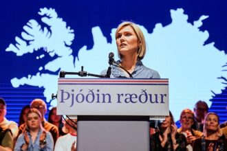 Polls too close to call in Iceland’s pivotal EU membership referendum