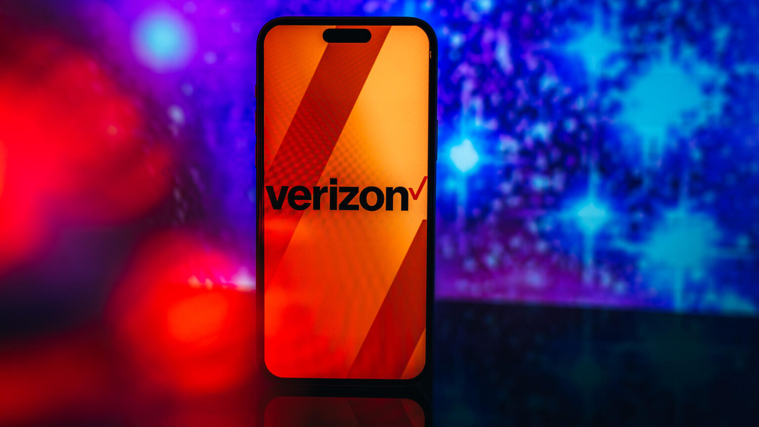Verizon Switches Focus to New Simplicity Phone Plan. Here’s What You’re Paying For