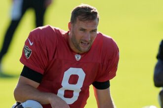 Raiders quarterback Kirk Cousins, Maxx Crosby get into scuffle in tense training camp moment