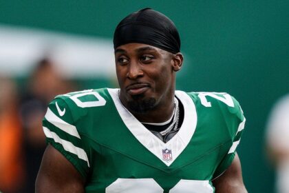 Jets fans breathe sigh of relief after practice scare for M star running back