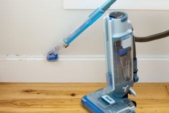 Shark’s Answer to the PencilWash Has an Extendable Wand to Clean Tight Spots