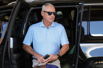 MLB Proposes Weeks-Long Free Agent Signing Window, Lowering In-Season Options