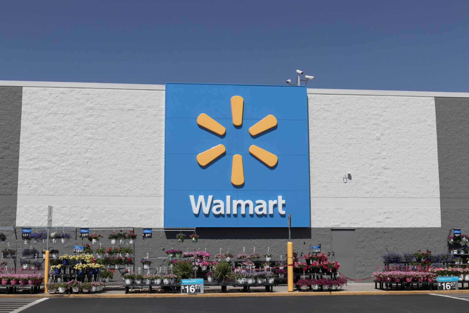 You Can Soon Use the Tap-to-Pay Option at Walmart and Sam’s Club