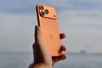 Apple’s 20th Anniversary All-Glass iPhone Is Still on the Menu, Report Says
