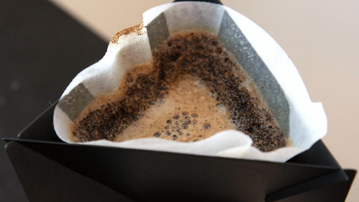 pouragami over cup shot from above