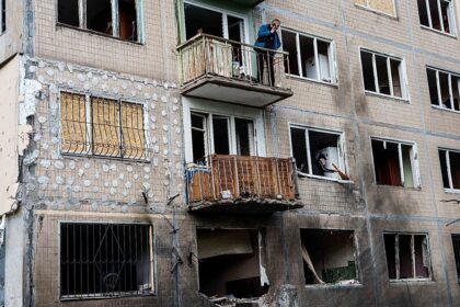 Russia and Ukraine trade strikes as Zelenskyy prepares to meet Trump