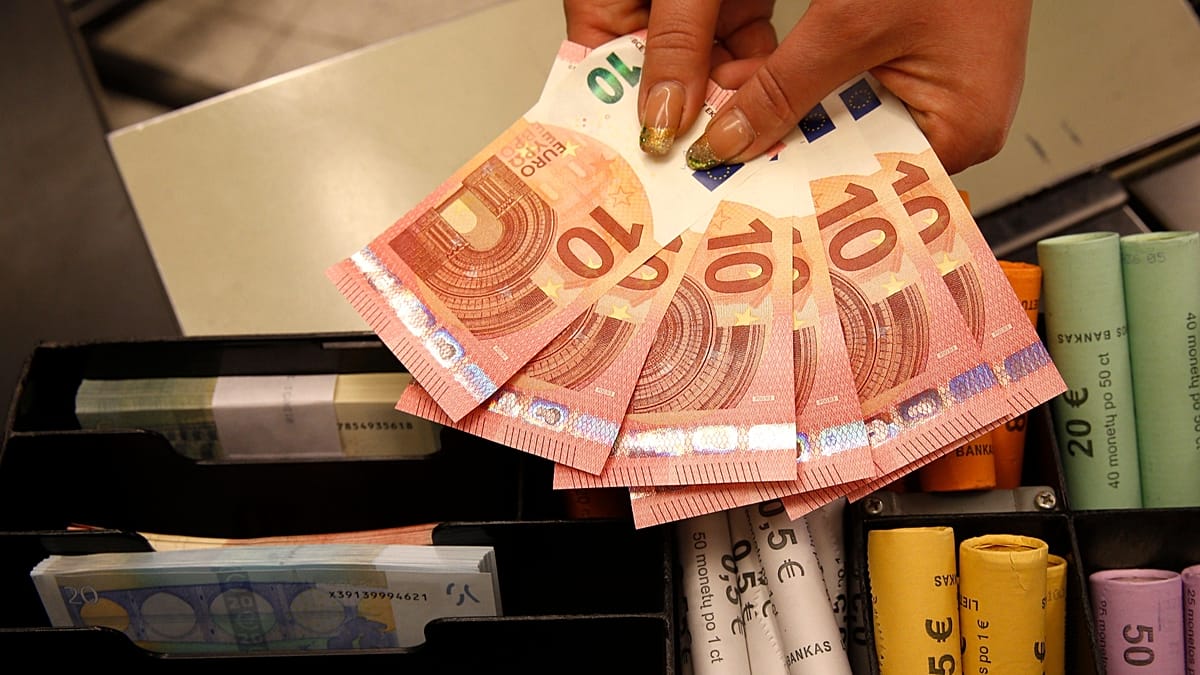 Senior EU officials retierate need for new Europe-wide taxes