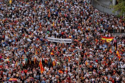Video. Protests erupt in Granada after eviction of 87-year-old woman in Madrid