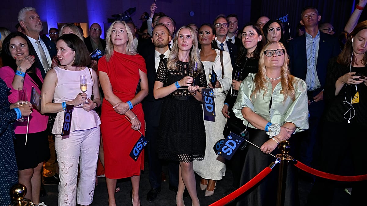 Sweden’s centre-left narrowly win election