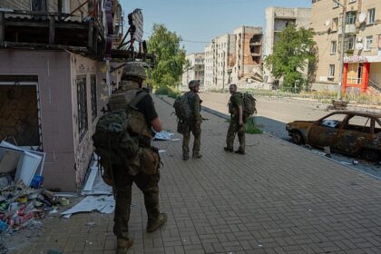 Ukrainian army pushes back Russian troops near Lyman, bloggers say