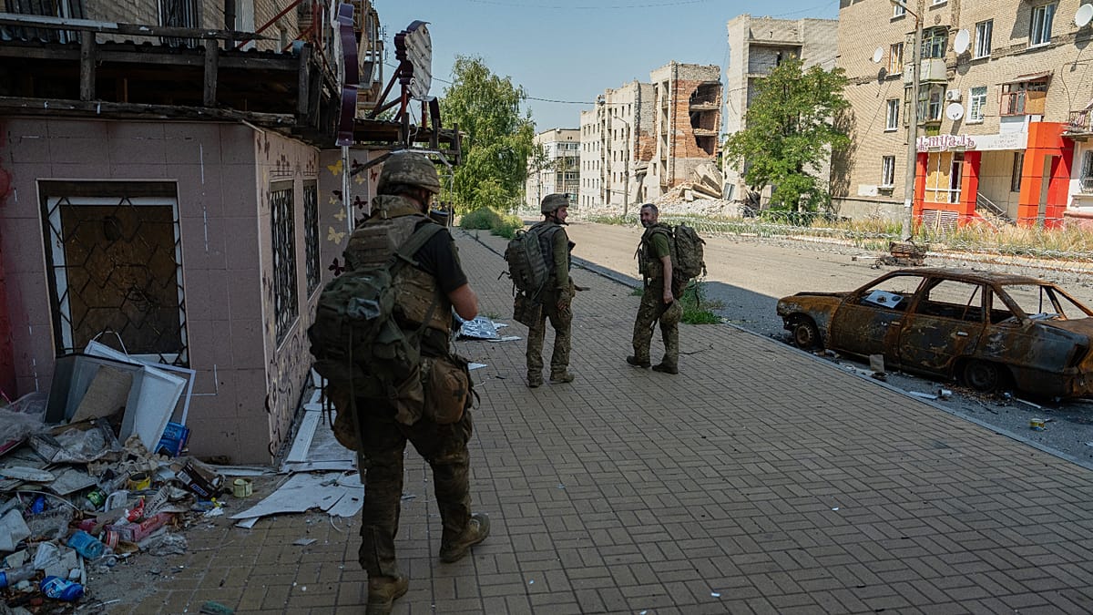 Ukrainian army pushes back Russian troops near Lyman, bloggers say