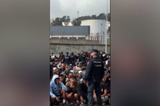 Video. Video shows migrants running towards temporary camp in Ceuta