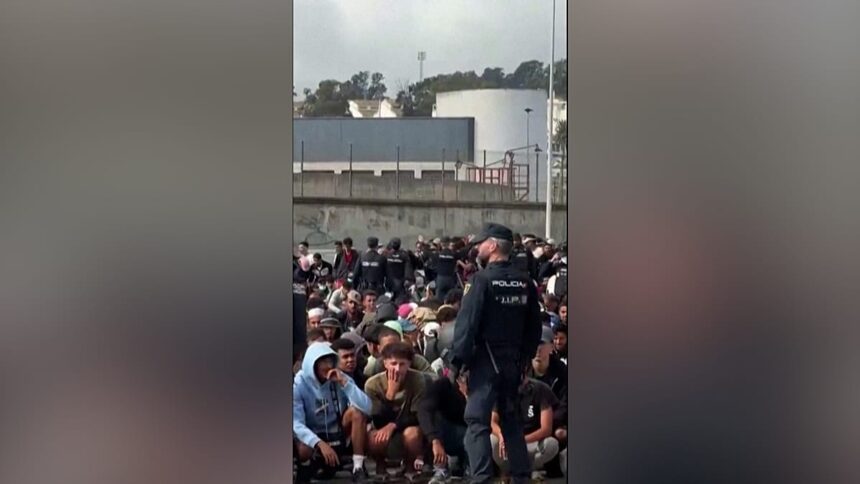 Video. Video shows migrants running towards temporary camp in Ceuta