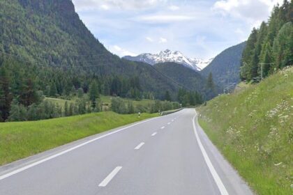 Several dead as Dutch tourist coach overturns in Switzerland