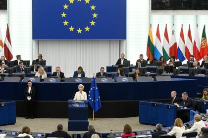 EU moves toward restricting social media access for under-15s