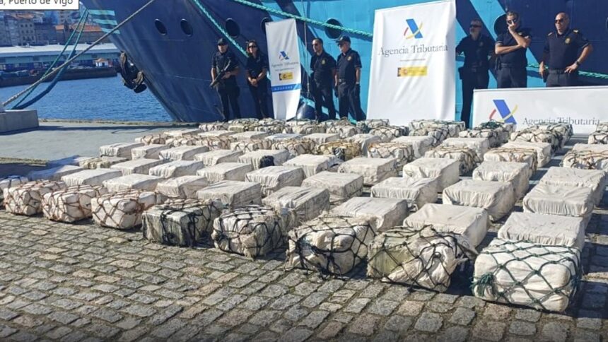Three Latin Americans and an Albanian held with 2 tonnes of cocaine on yacht off Galicia