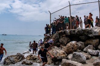 Minister: Most underage migrants who entered Ceuta won’t be returned