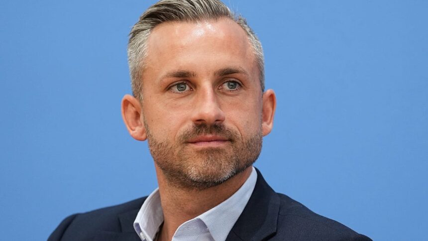 AfD’s Siegmund’s comments on arms and ‘remigration’ spark controversy