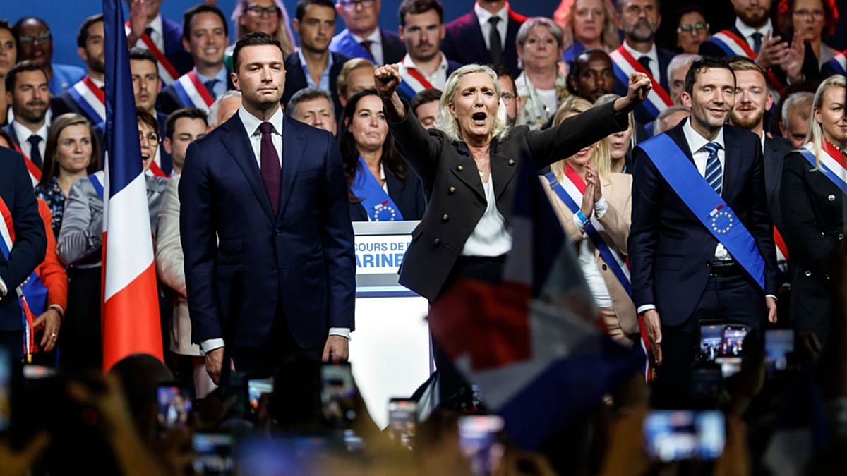Does Le Pen want to hold a Frexit vote if she becomes president?