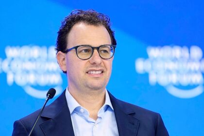 Anthropic CEO calls on AI firms to slow down pace of developement