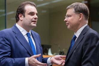 EU weighs windfall taxes on energy firms amid growing economic strain
