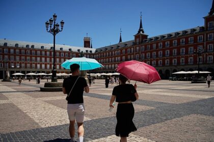 Spain matches September heat record at 45.7C