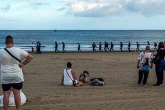 Five migrants die on boat en route to Canary Islands