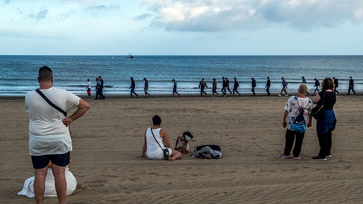 Five migrants die on boat en route to Canary Islands