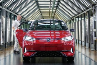 Germany turns on Brussels as Chinese car sales on track to exceed 1m
