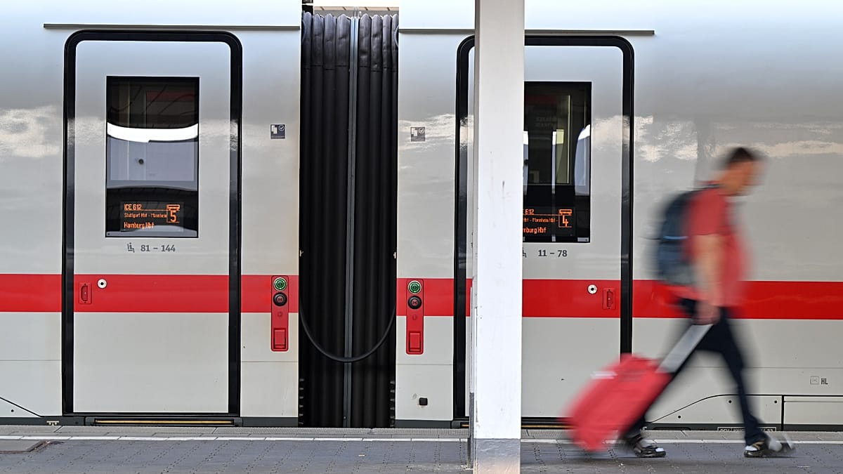 At least two people injured in explosion at German train station