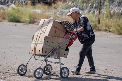 Five killed and over a dozen injured in Russian attacks on Ukraine