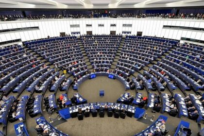 MEPs push to finance Ukraine defence through Russian frozen assets