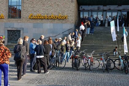 Sweden votes in tight election as far right eyes historic breakthrough